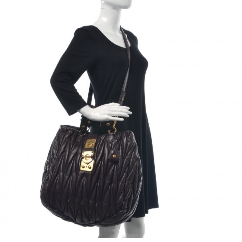 Miumiu Matelasse Shopping Tote Prugna